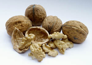 Raise your good cholesterol leves with nuts: Picture of walnuts.